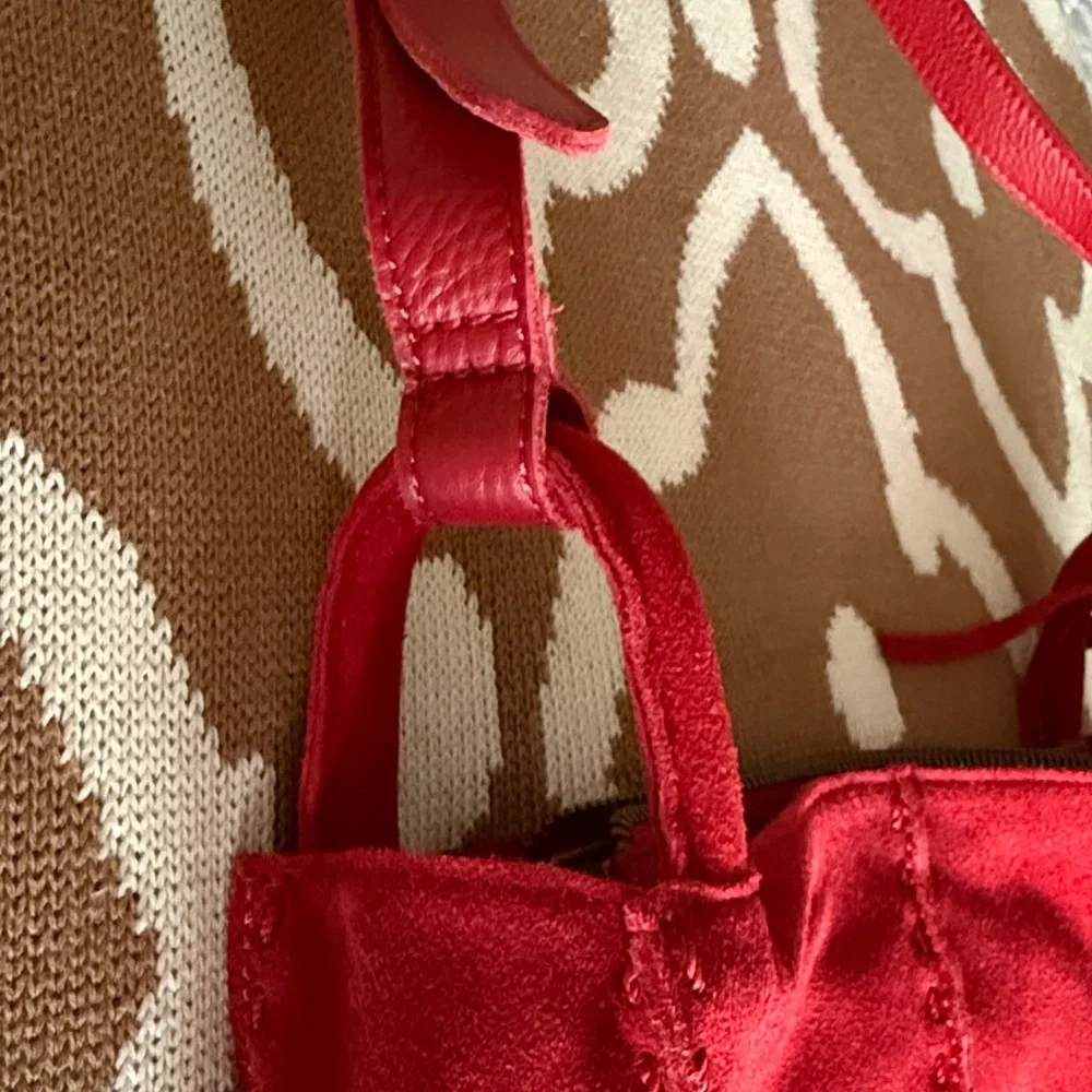 The Sak Los Feliz Scarlet Red Suede Hobo Bag Handbag Purse - Picture 12 of 16